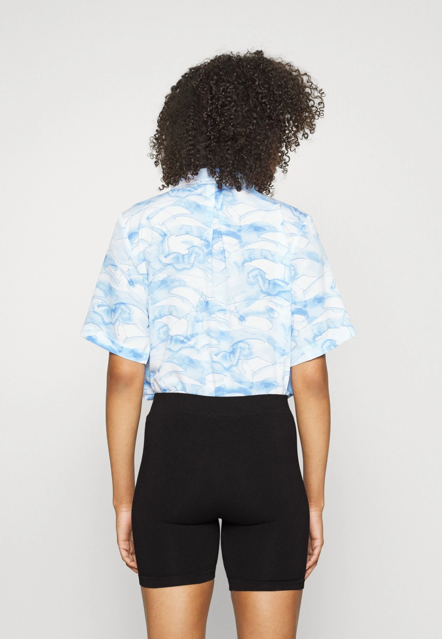 WEEKDAY Ina Seamless- Shorts - Black - Imagen 3