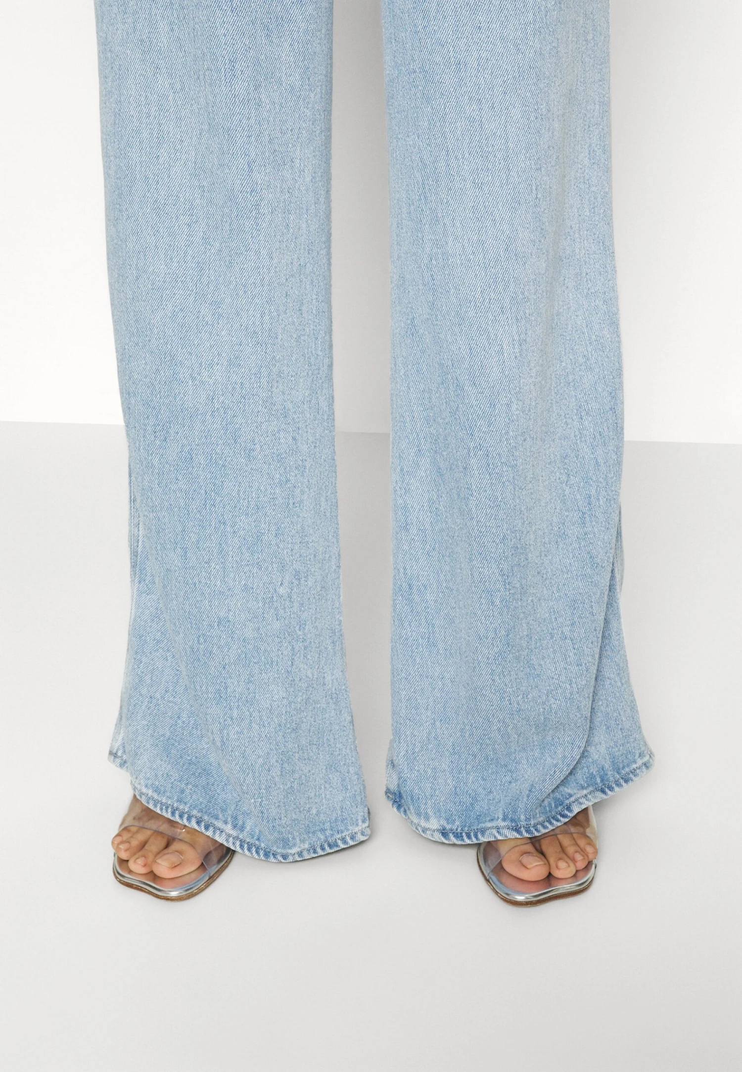 7 For All Mankind Lotta Laguna - Vaqueros Bootcut - Light Blue - Imagen 5
