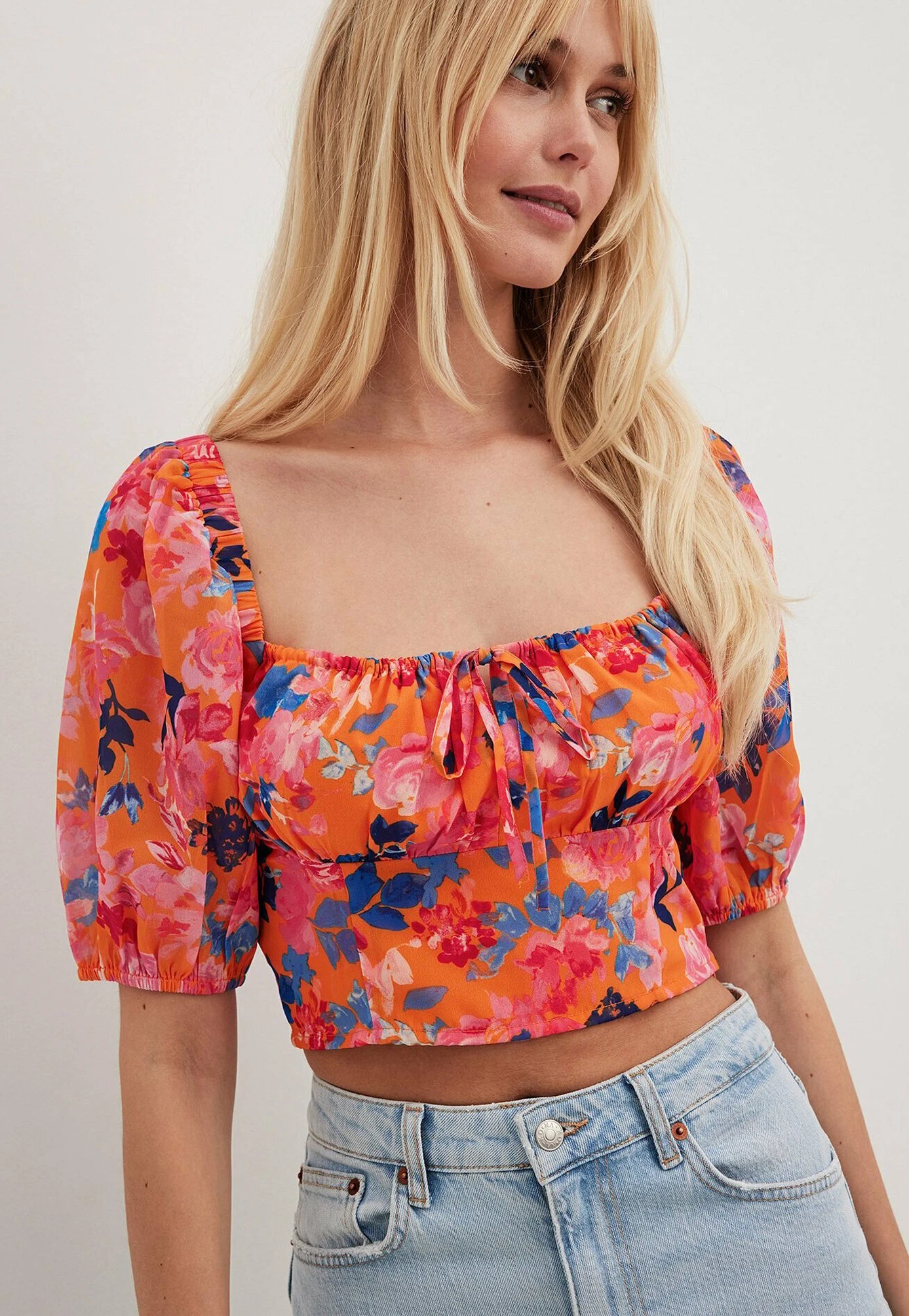 NA-KD GerafftesMit Schnürung Vorne - Blusa - Flower