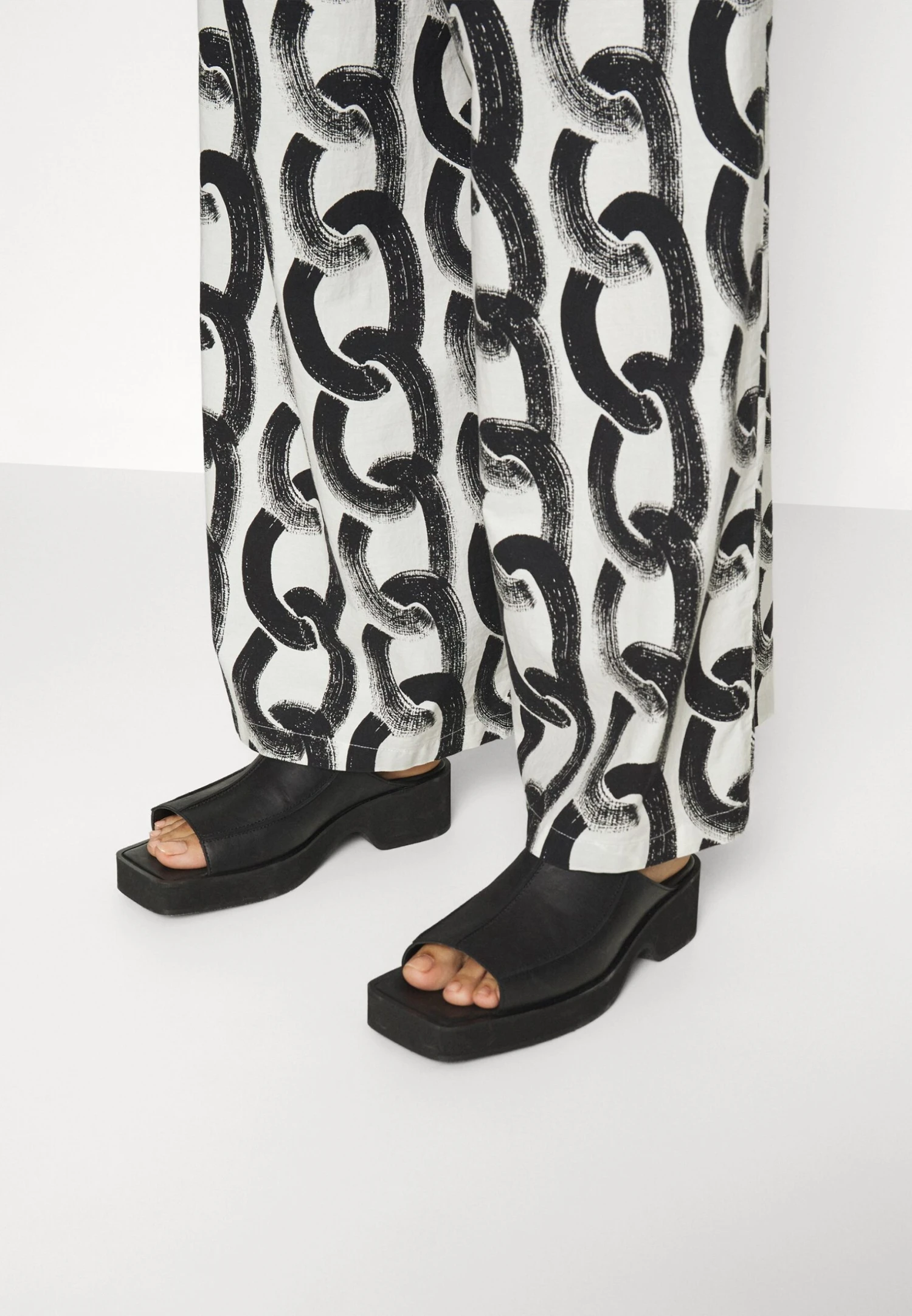 DRYKORN Ceiling - Pantalones - Black - Imagen 5