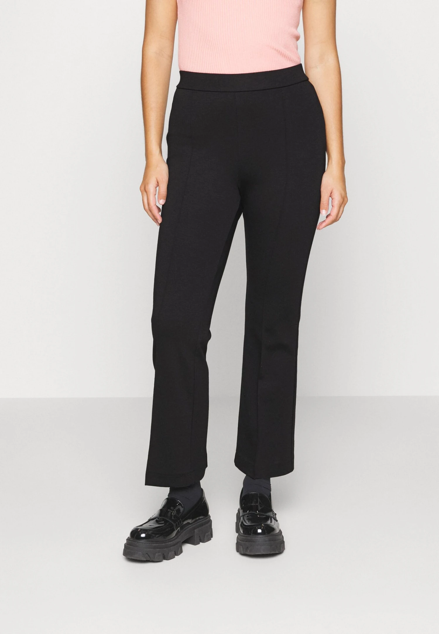 ARKET Pantalones - Black