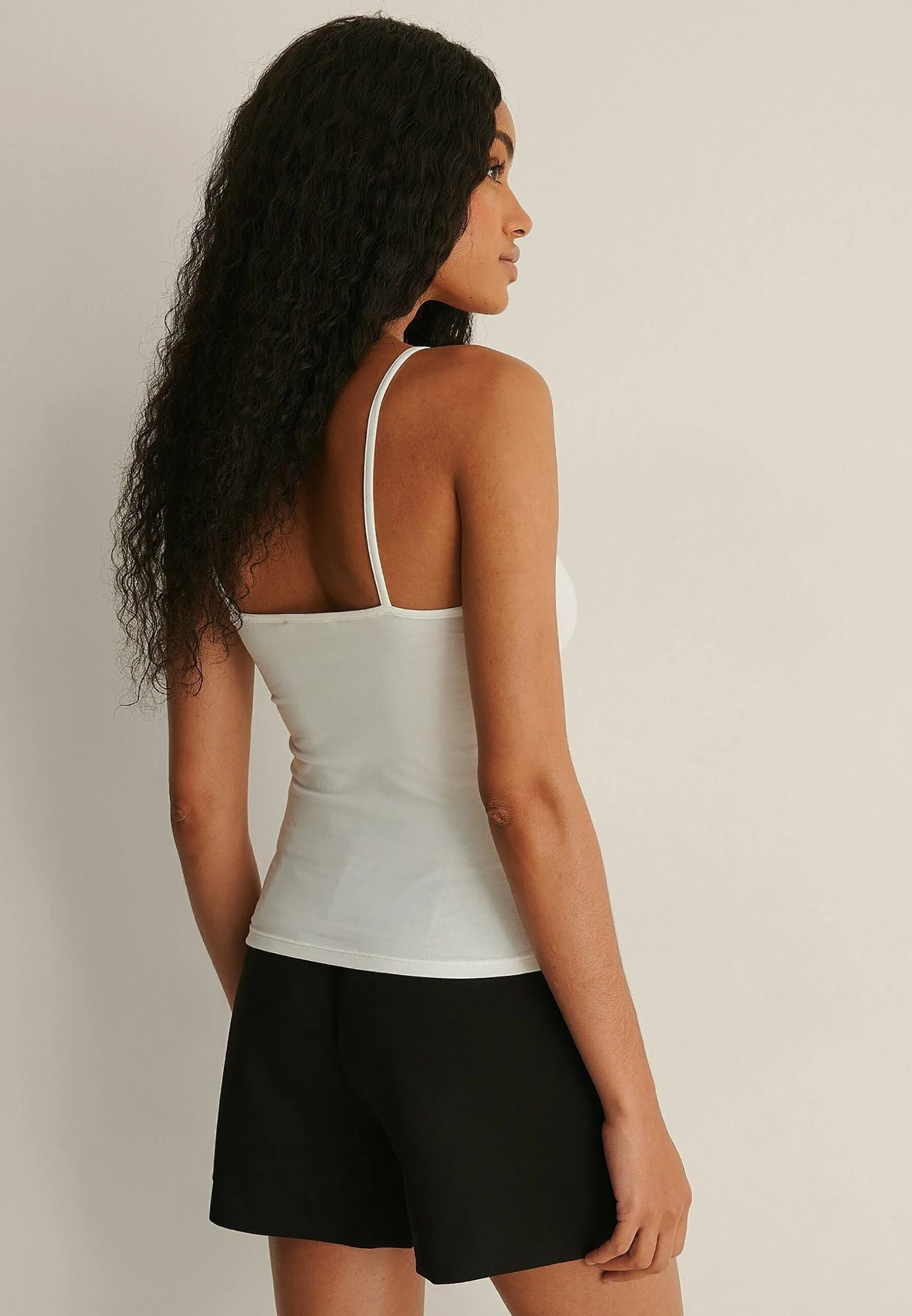 NA-KD Mit Spaghetti-Trägern - Camiseta Interior - Offwhite - Imagen 3