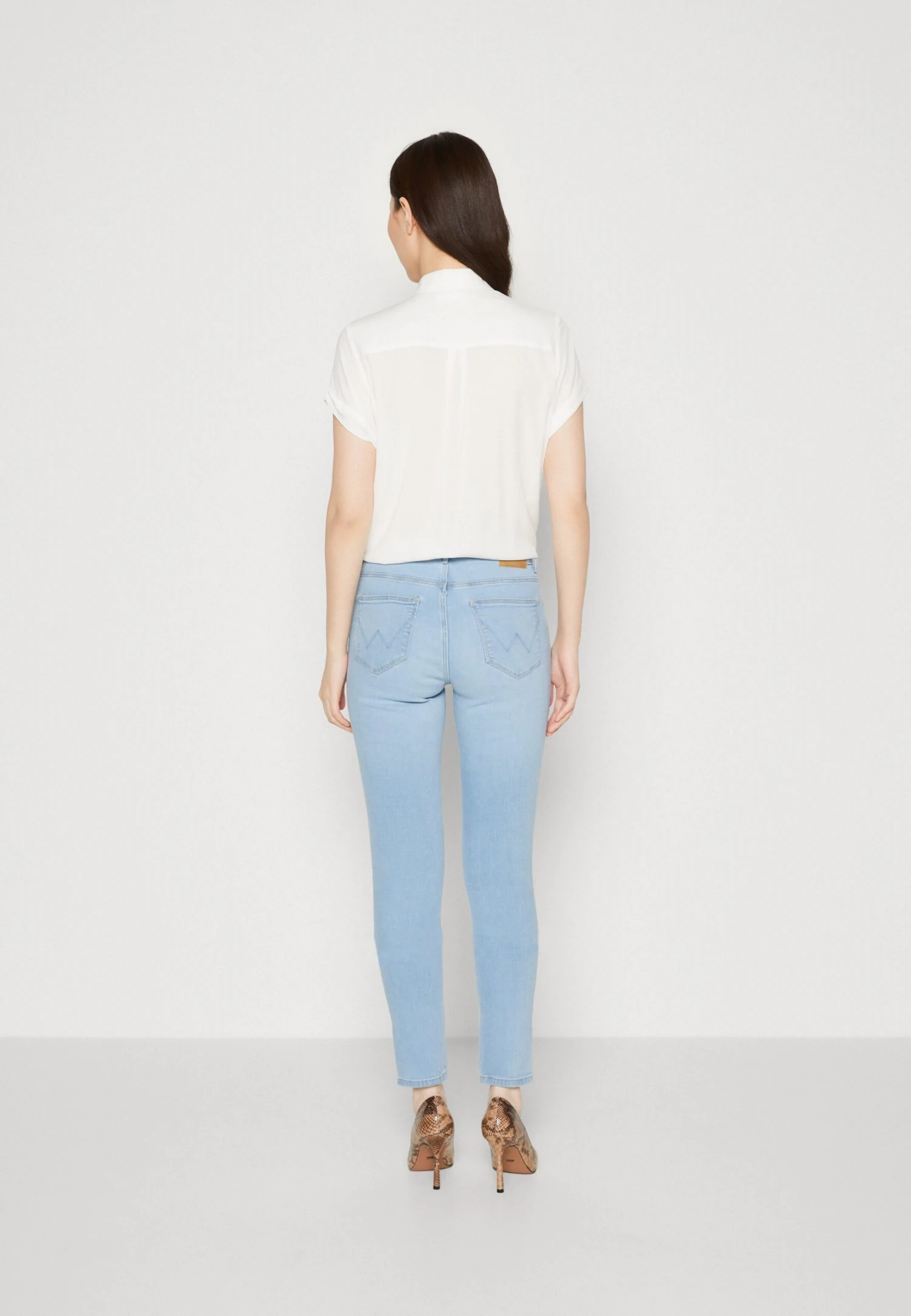 Wrangler High Skinny - Vaqueros Pitillo - Calista - Imagen 3