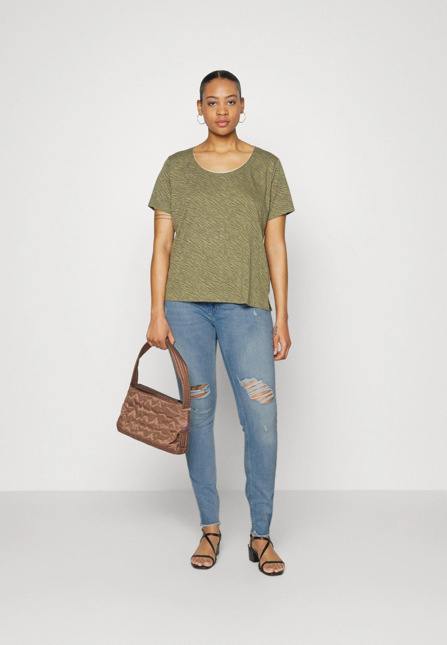 ONLY CARMAKOMA Carwilly Raw - Vaqueros Pitillo - Light Blue Denim - Imagen 2