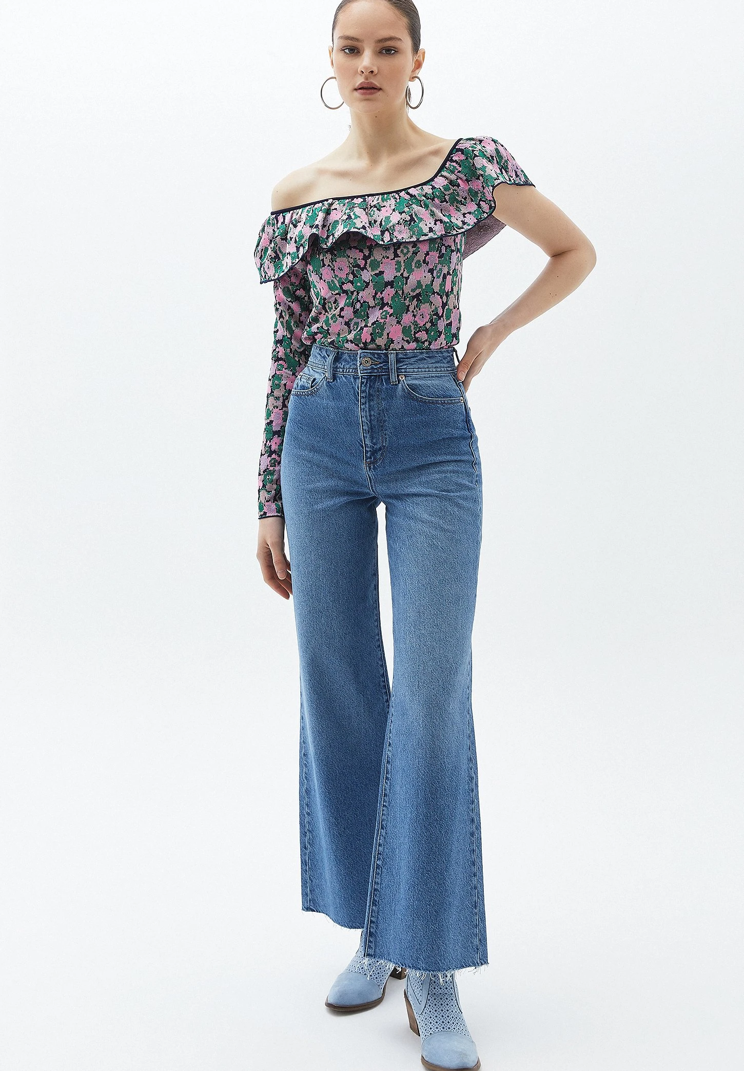 Vaqueros A Campana - Mid Denim - Imagen 2