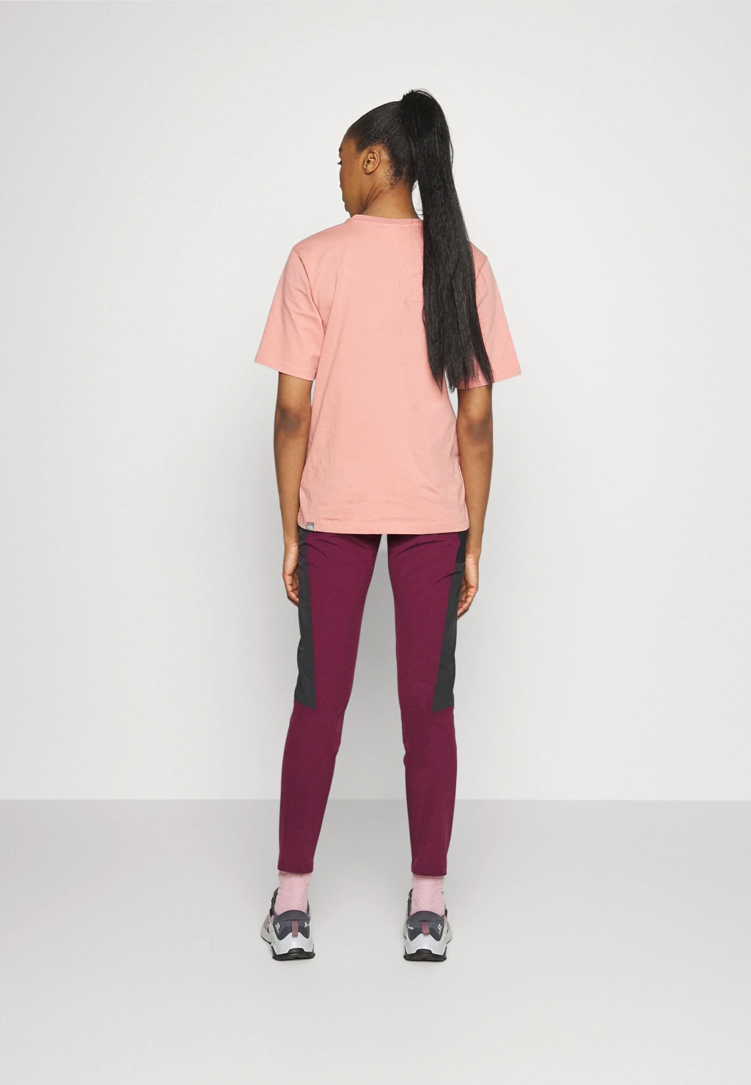 VAUDE Womens Elope Pants - Pantalones Montañeros Largos - Cassis - Imagen 3