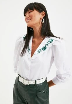Trendyol Camisa - White