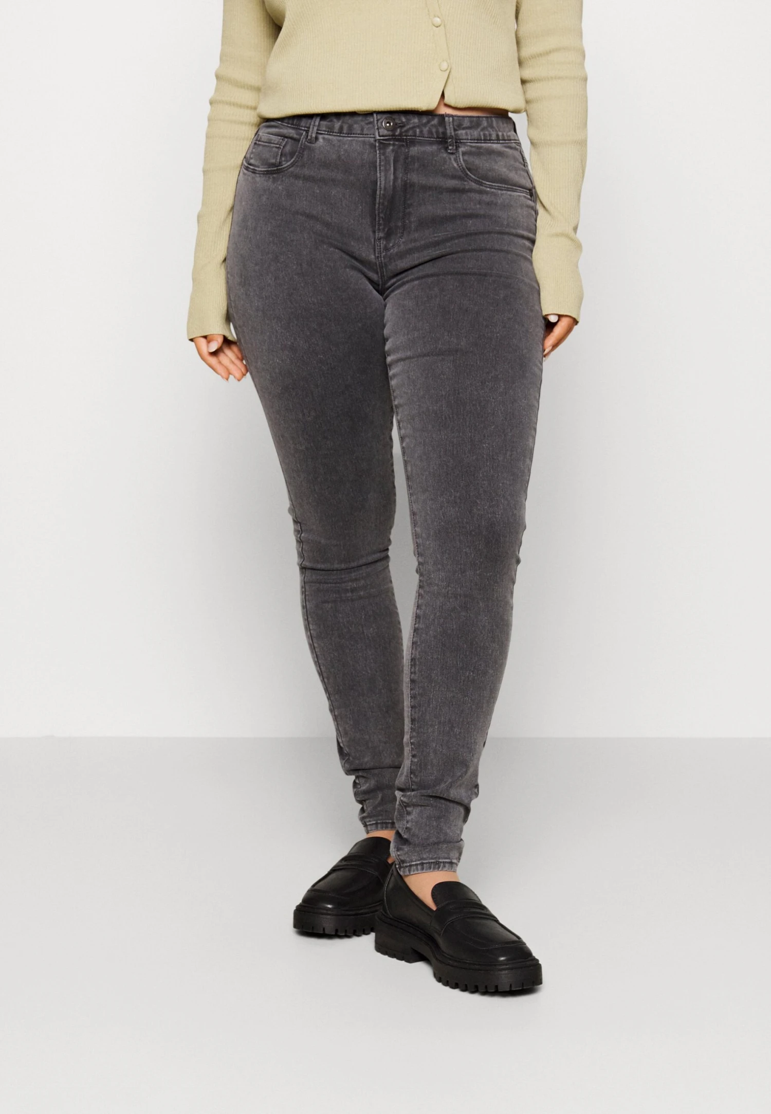 ONLY CARMAKOMA Carthunder Life - Vaqueros Pitillo - Medium Grey Denim