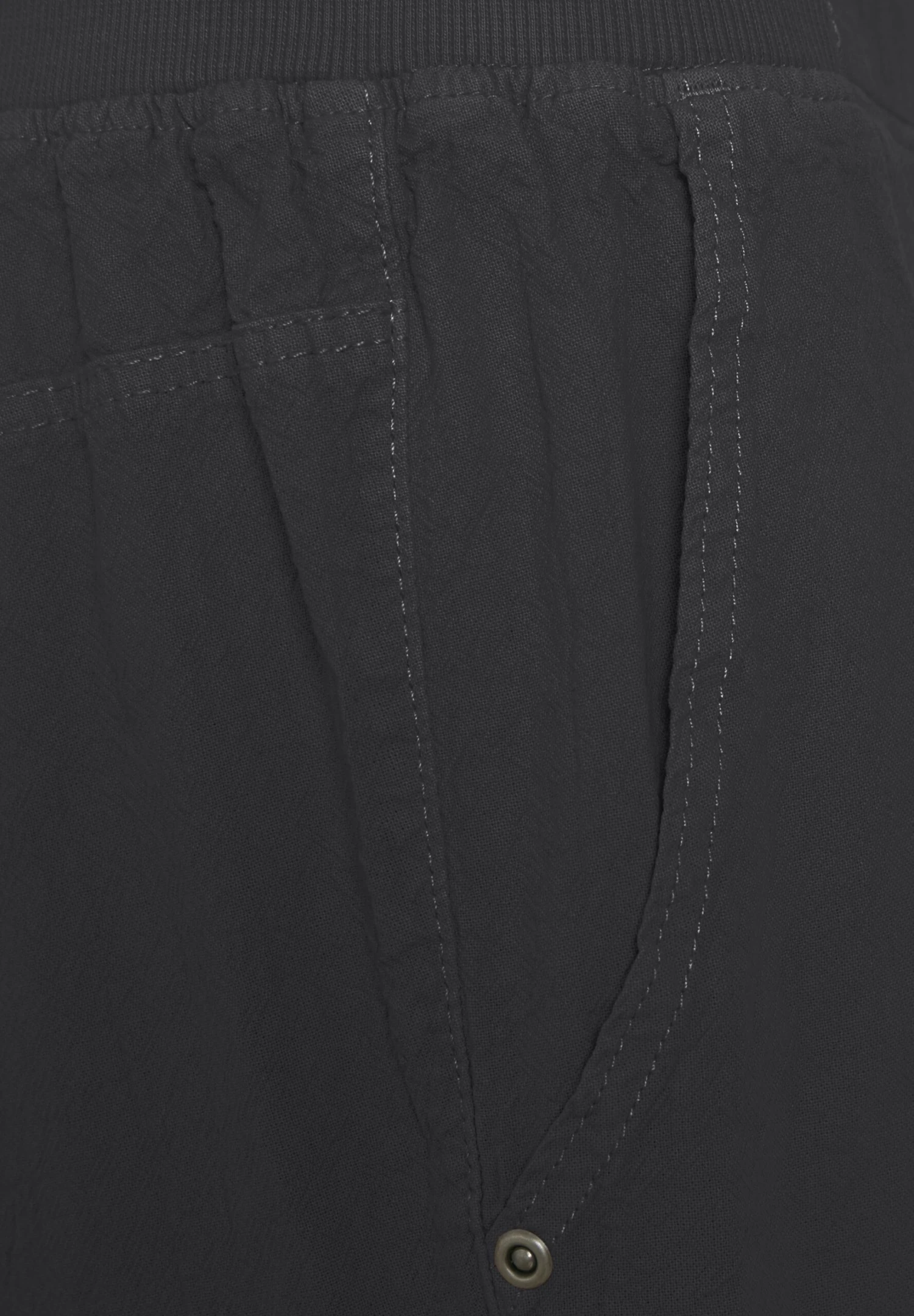 Kaffe Kanaya - Shorts - Black Deep - Imagen 3