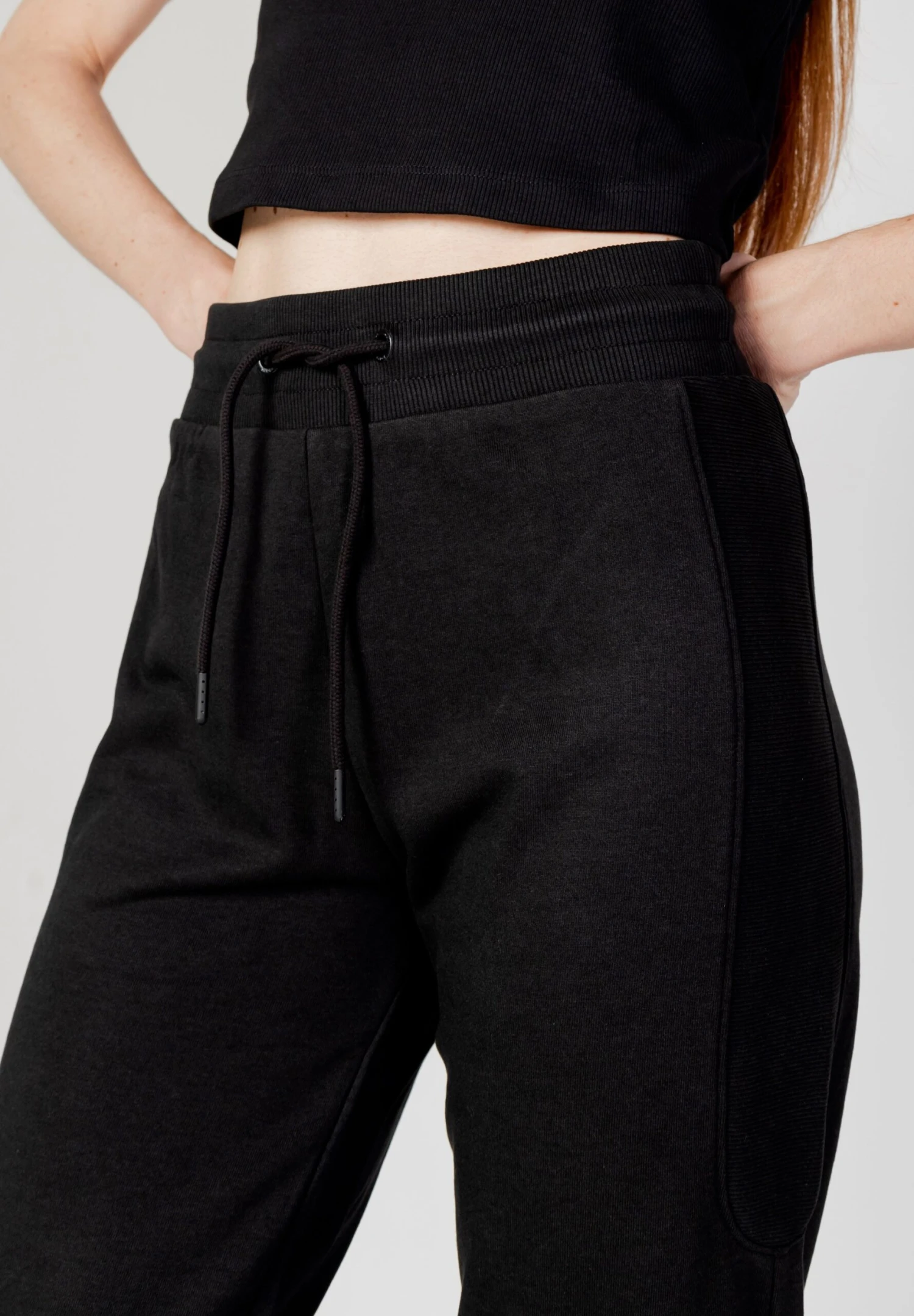 Calvin Klein Jeans Tab Jog- Pantalones Deportivos - Black - Imagen 4