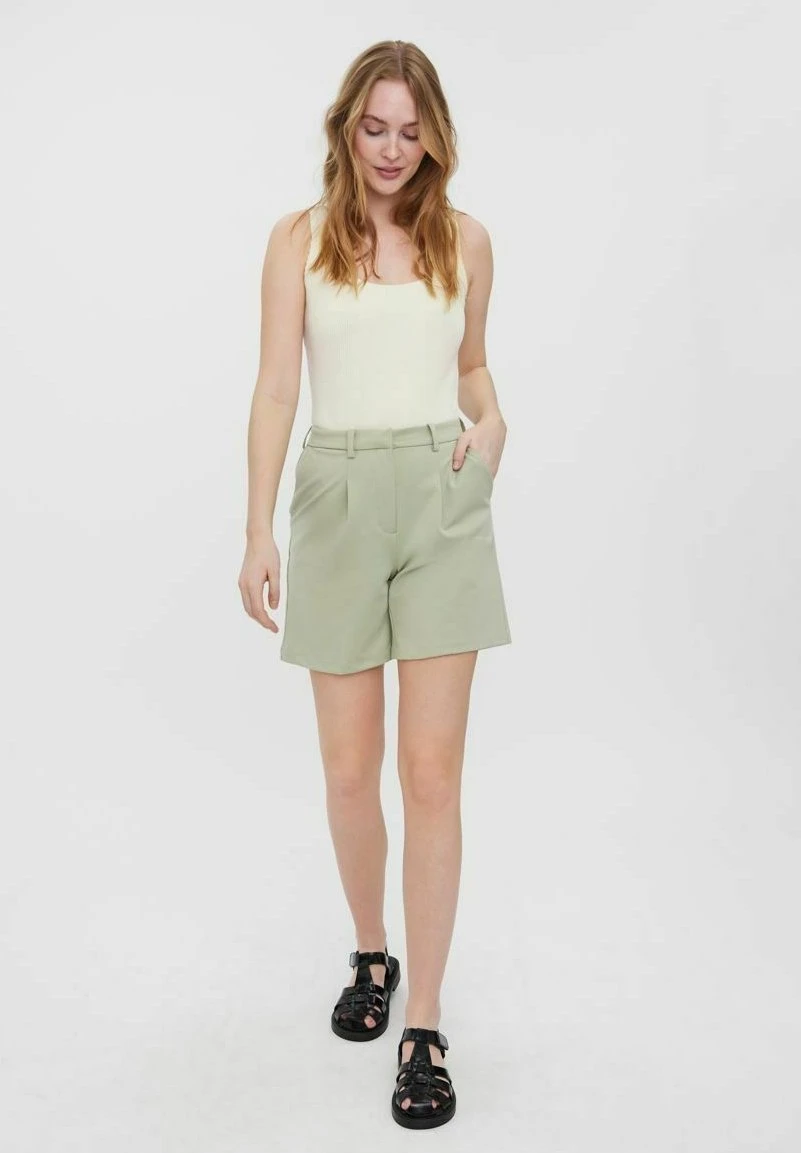 Vero Moda Shorts - Desert Sage - Imagen 2