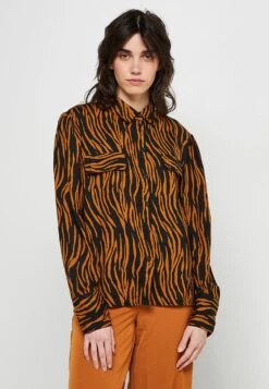 Pieces With Sleeves- Camisa - Black-Aop:Zebra