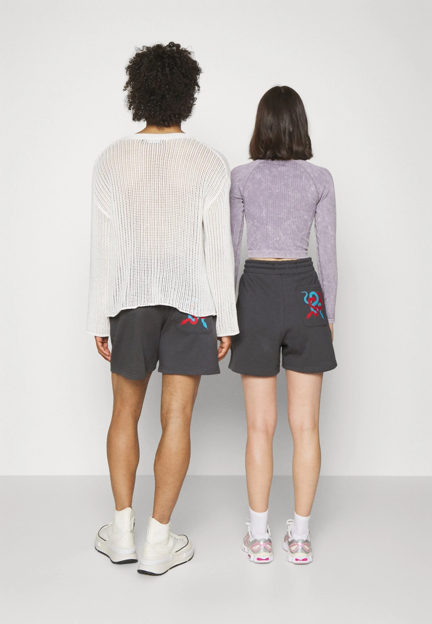 YOURTURN Graphic - Shorts - Dark Grey - Imagen 3