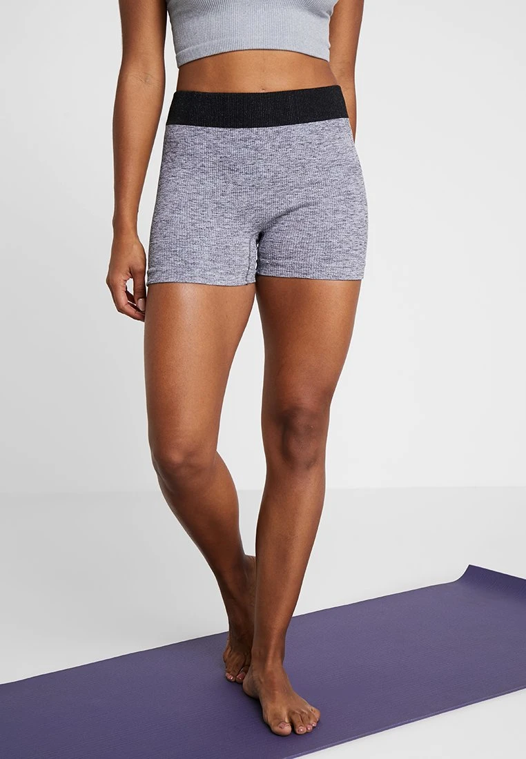 FREE PEOPLE Seamless Short - Medias - Light Grey