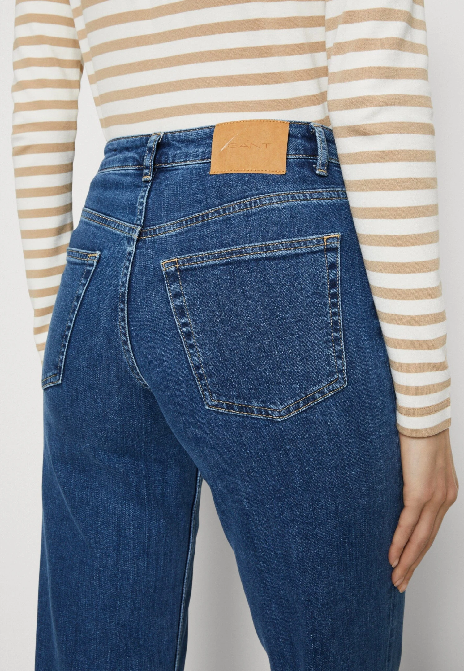 Gant Cropped Wide - Vaqueros Boyfriend - Mid Blue Worn - Imagen 4