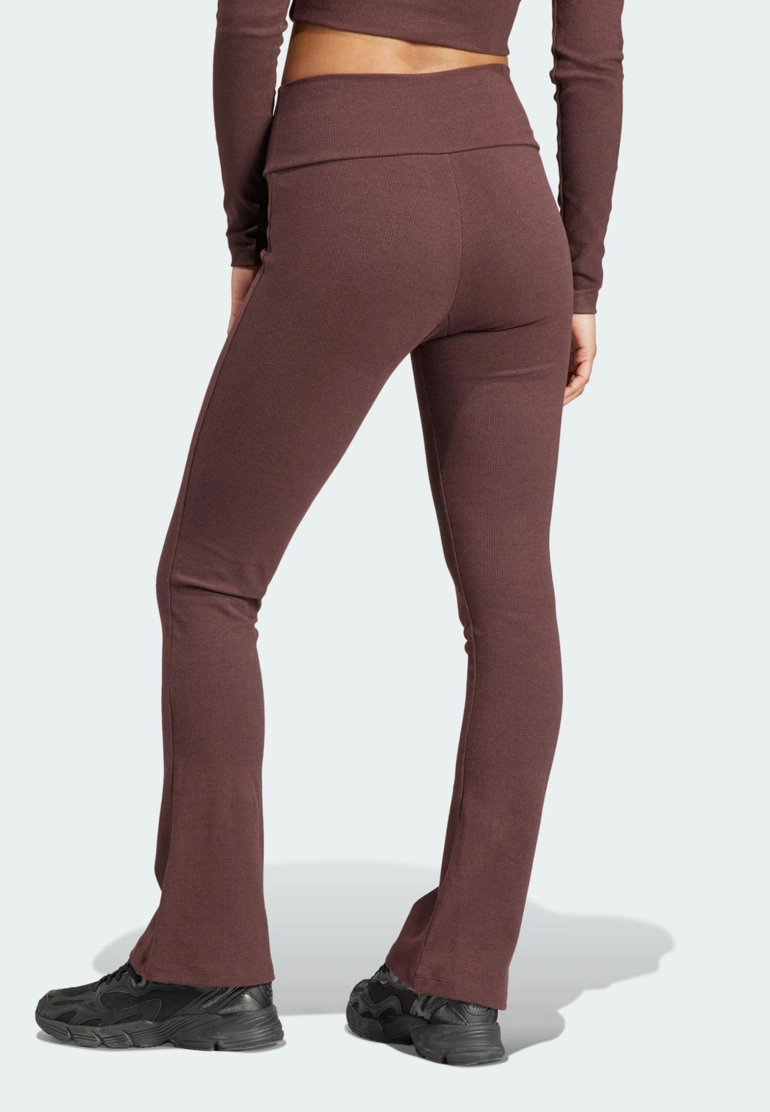 Adidas Originals Essentials Flared - Pantalones - Shadow Brown - Imagen 2