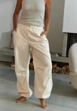 Next Parachute Standard - Pantalones Cargo - Rochelle Stone