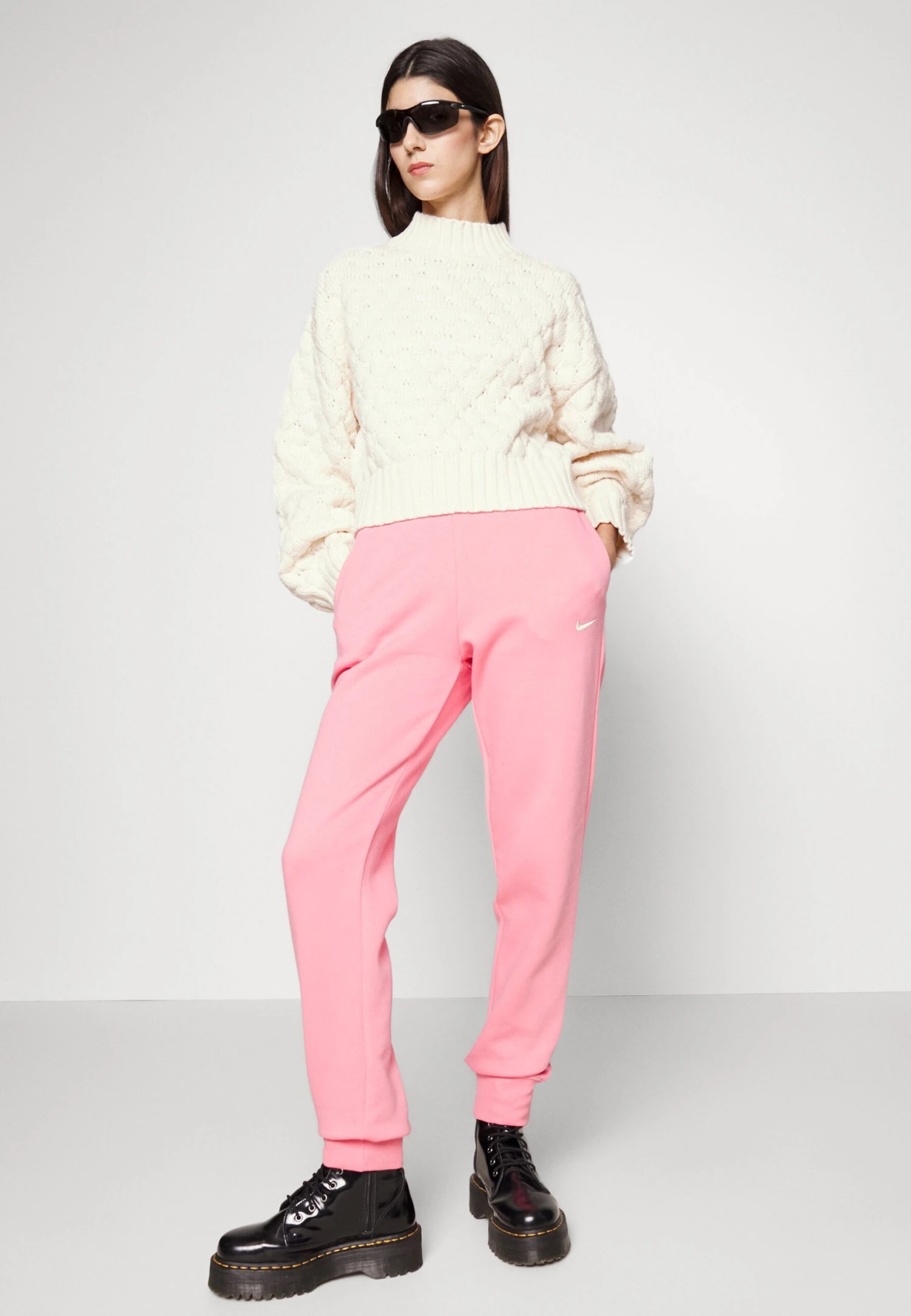 Nike Sportswear Phnx Flc Hr Std - Pantalones Deportivos - Coral Chalk/Sail - Imagen 4