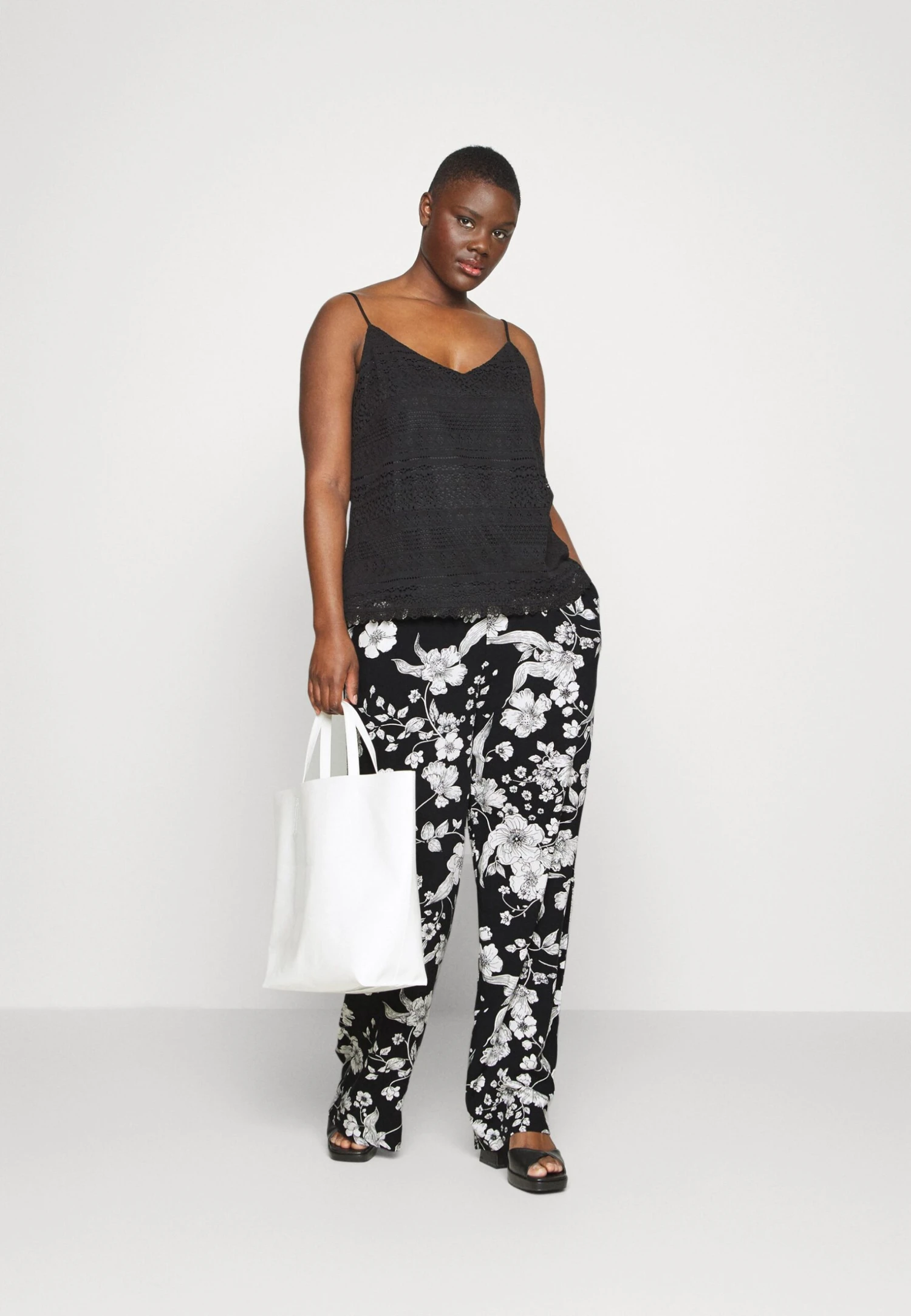 Pantalones - Black/Off-White - Imagen 2