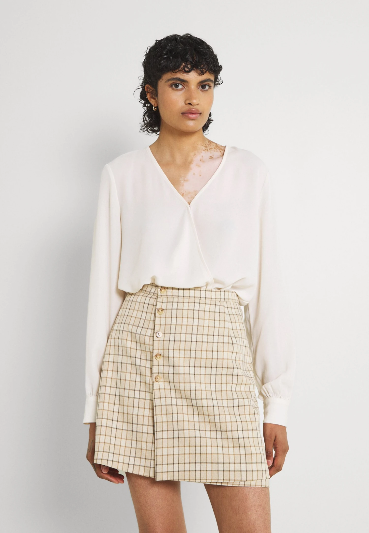 Vila Vinalu- Blusa - Birch