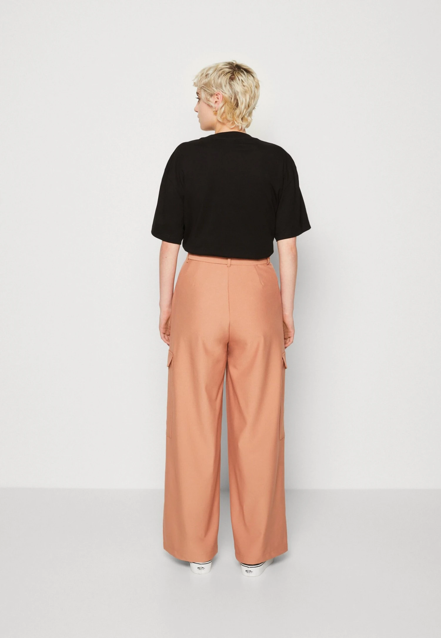 Paper Bag Trousers - Pantalones Cargo - Coral - Imagen 3