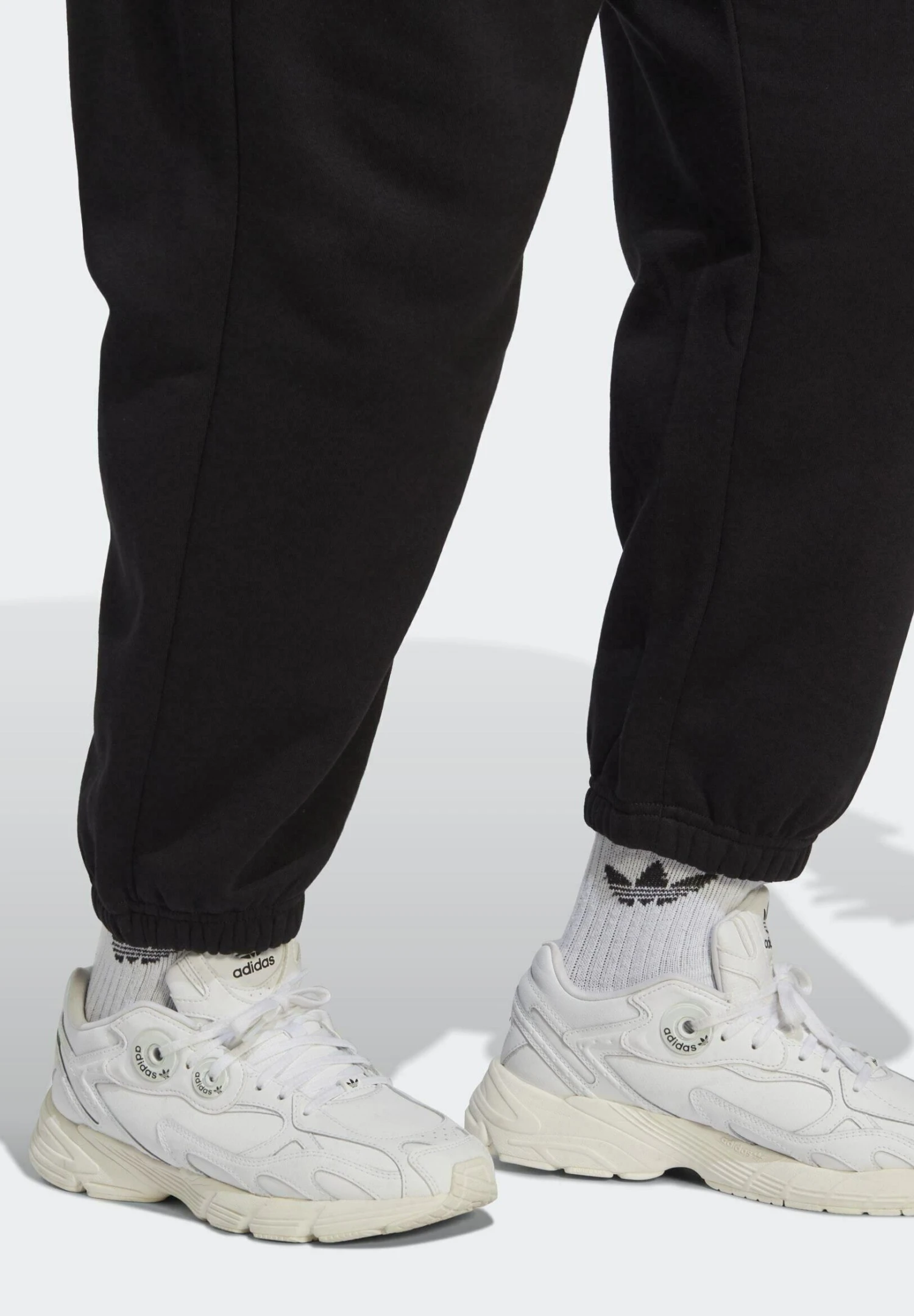 Adidas Originals Essentials- Pantalones Deportivos - Black - Imagen 4