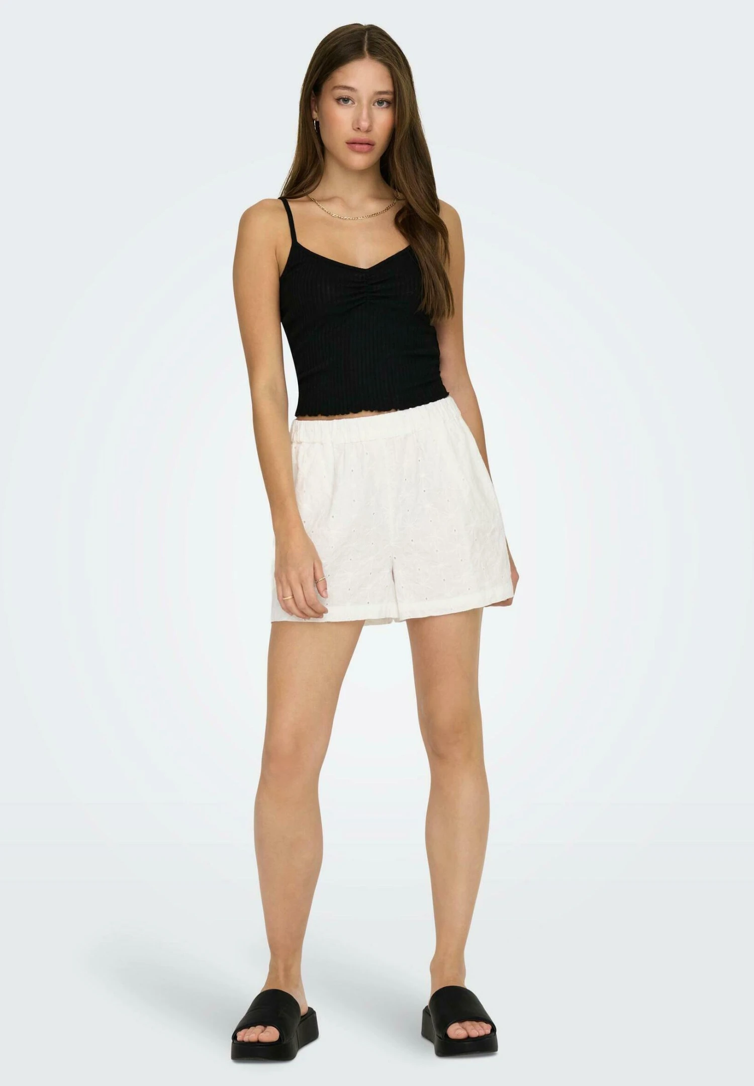 ONLY Onlsherry Emb Wvn - Shorts - Cloud Dancer