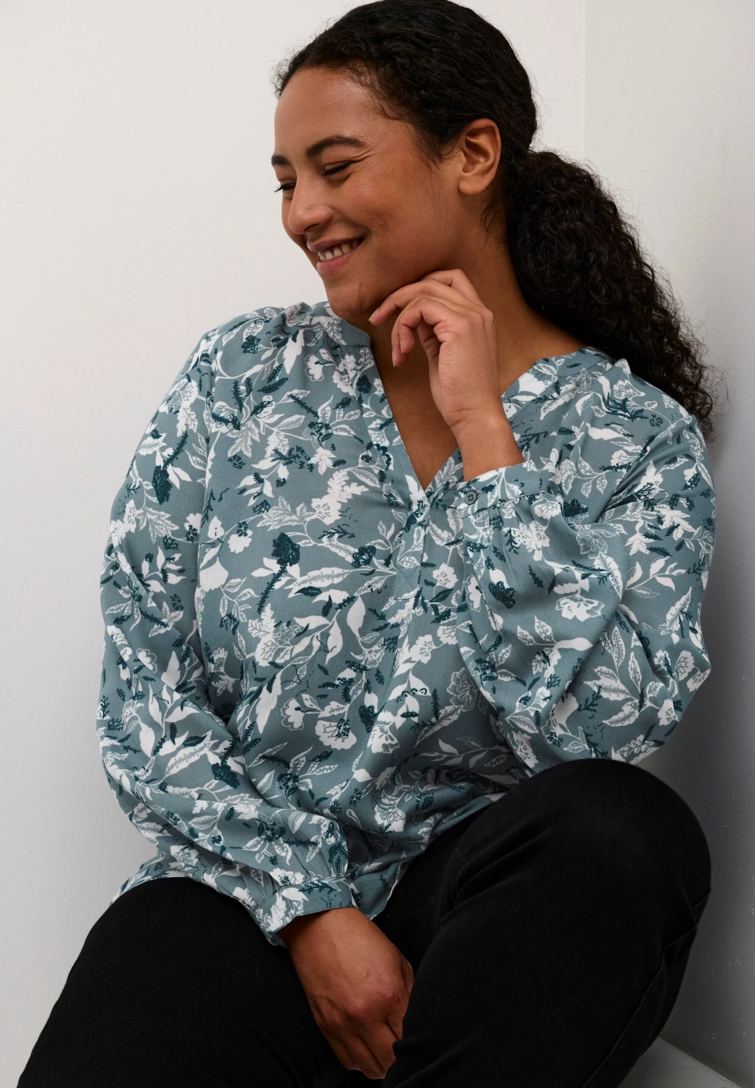 Saria- Blusa - Blue Mirage Lunar Rock Flower - Imagen 4