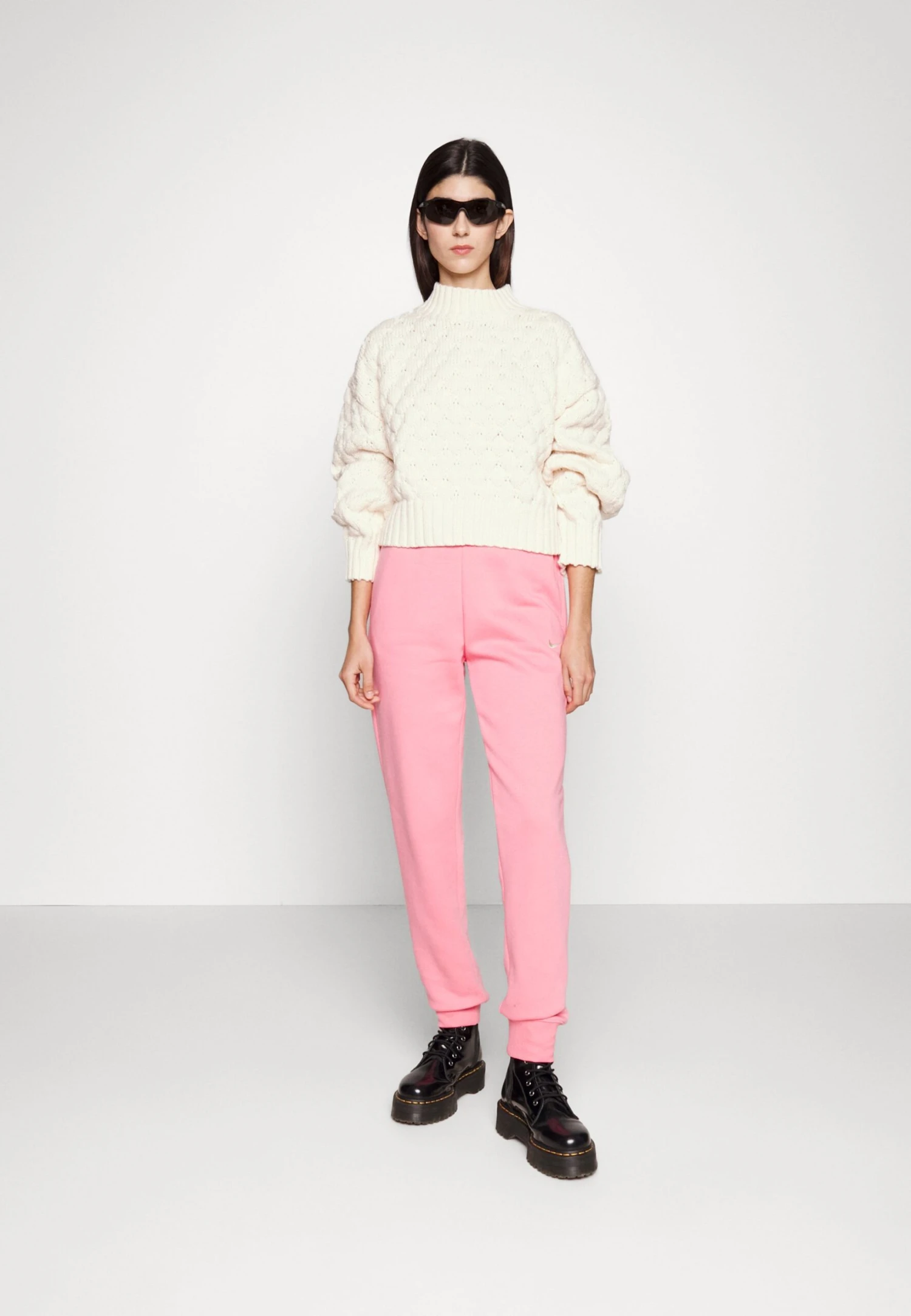 Nike Sportswear Phnx Flc Hr Std - Pantalones Deportivos - Coral Chalk/Sail - Imagen 2