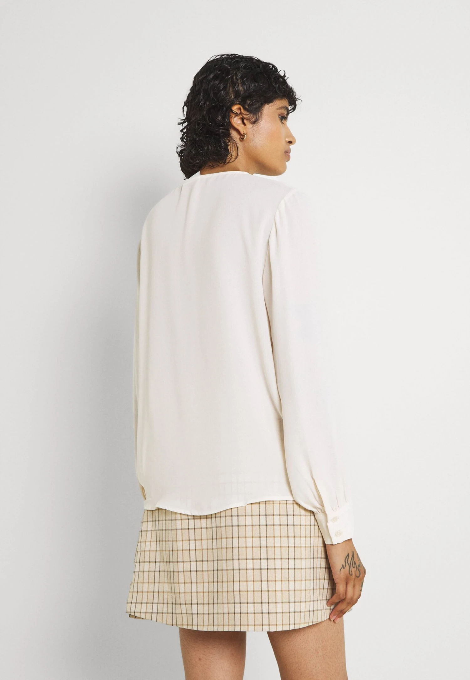 Vila Vinalu- Blusa - Birch - Imagen 3