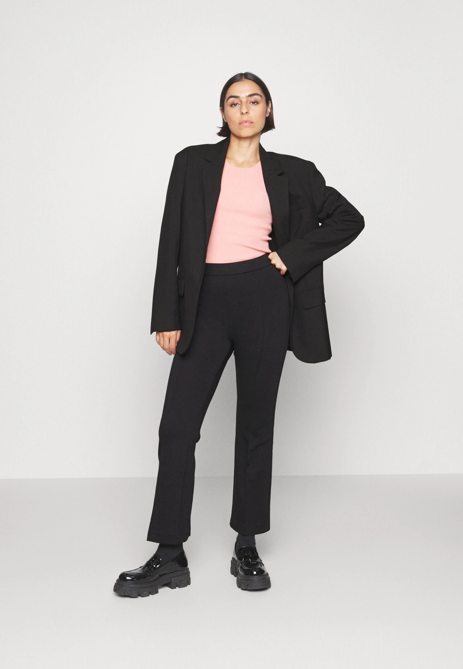 ARKET Pantalones - Black - Imagen 2