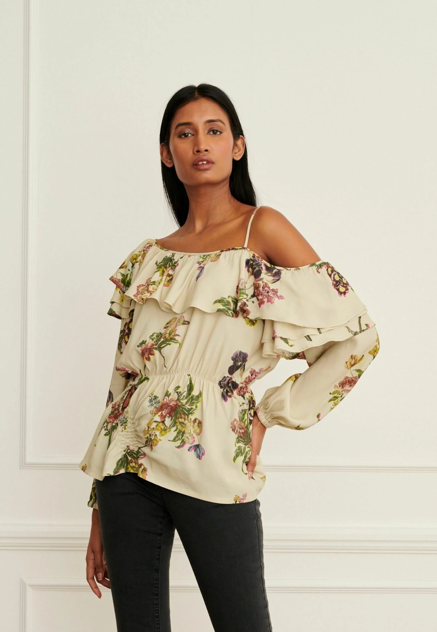 Next Long Sleeve Ruffle One Shoulder Standard - Blusa - Preen Ecru Cream Floral