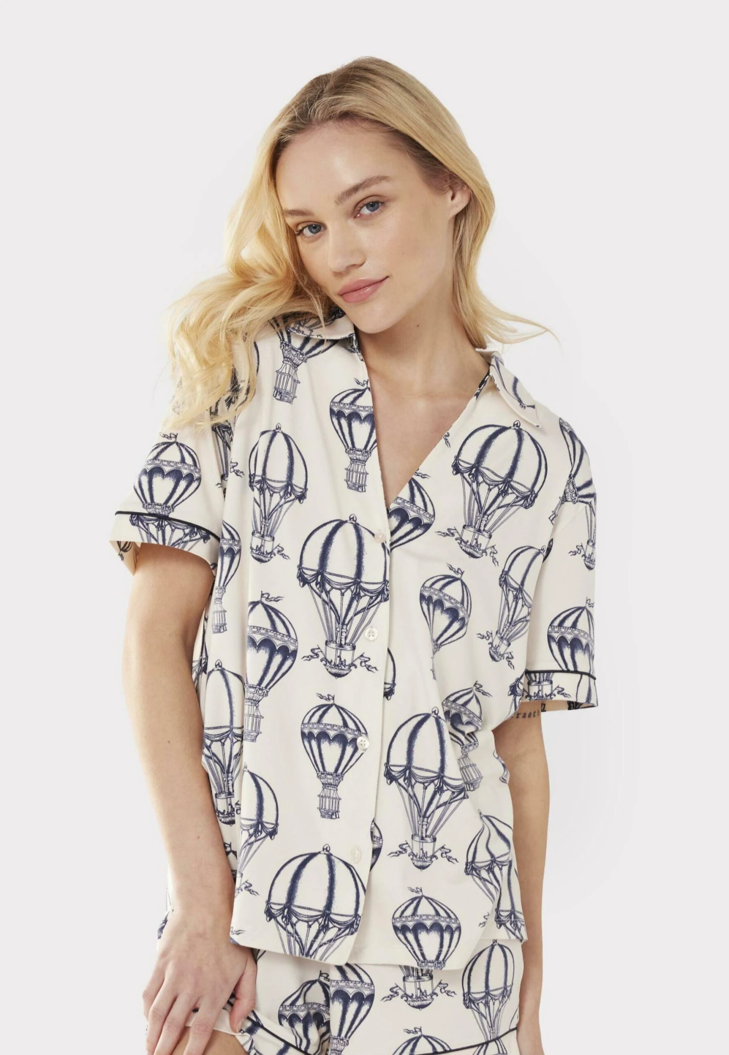 Air Balloon Print V-Neck Button Up Set - Pijama - Off White - Imagen 4